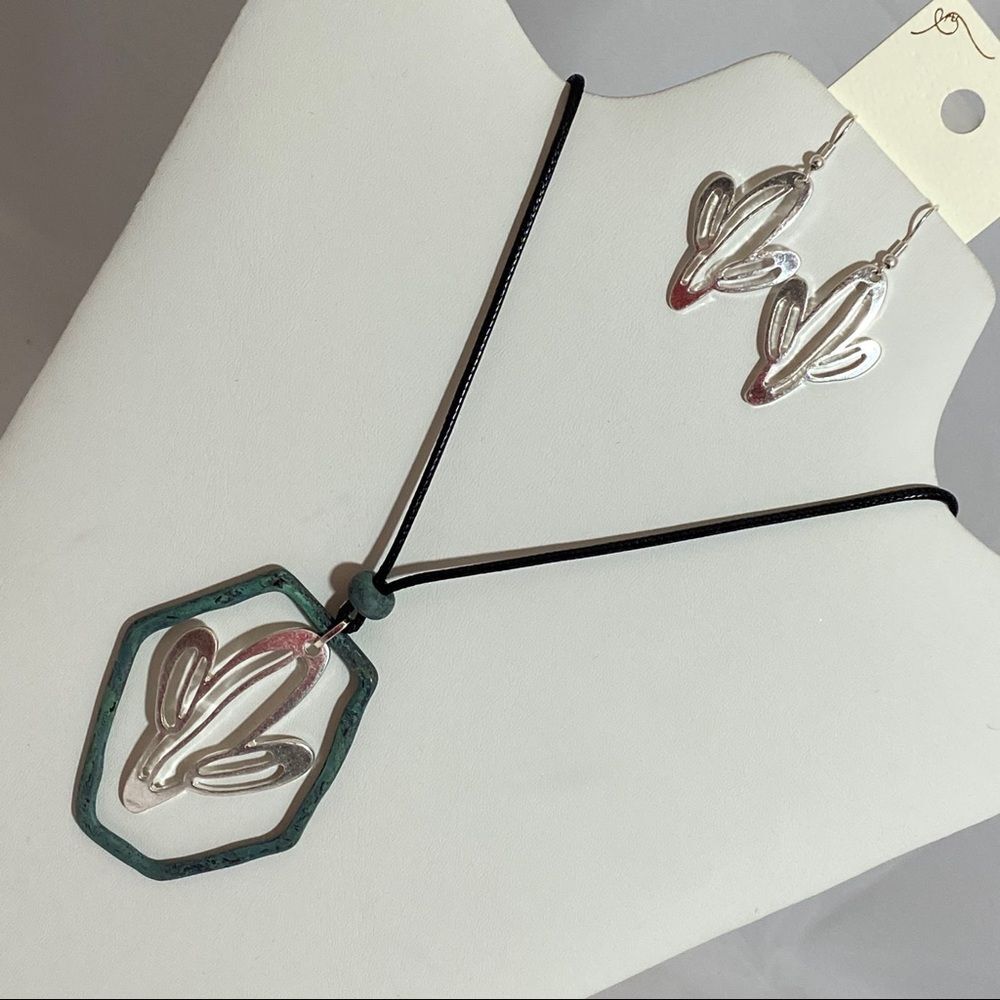 Cactus Silver Patina Necklace Earrings Set - Picture 7 of 7